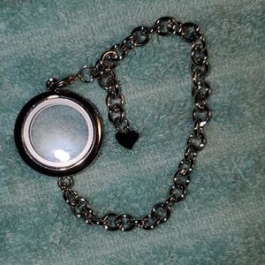 Floating locket bracelet
